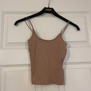 Kort linne - Kort linne som inte har några ljusterbara band. Ger inte rättvis färg i bild. 