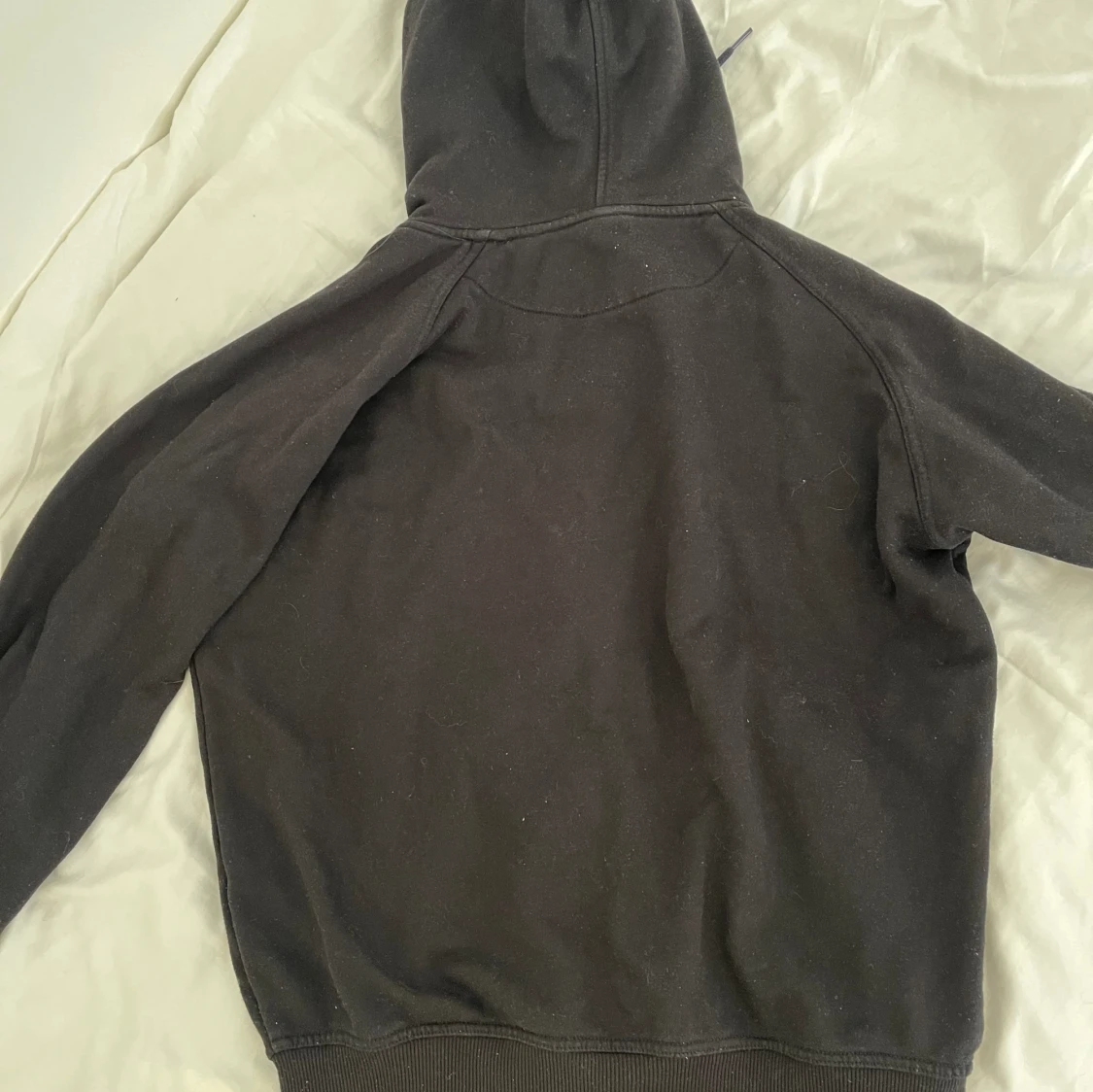 Svart zip up hoodie - 91