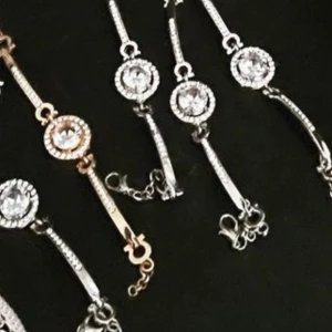 Armband  - Nytt silverfärgat armband 