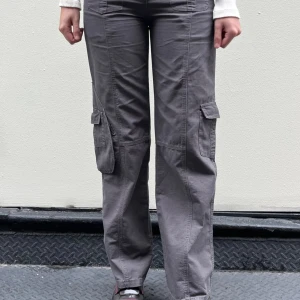 Brandy Melville Bxor - Så skönt och bekvämt. Fortfarande i bra skick. Jag köpte den runt 500 kr. De har söt fickor. Skriva mig!