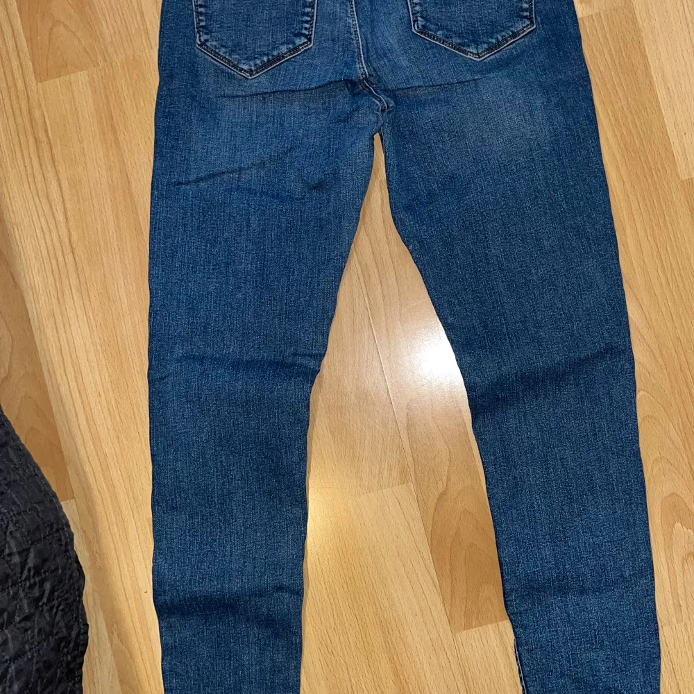 Jeans från IVY i storlek 26 och rak form. . Jeans & Byxor.