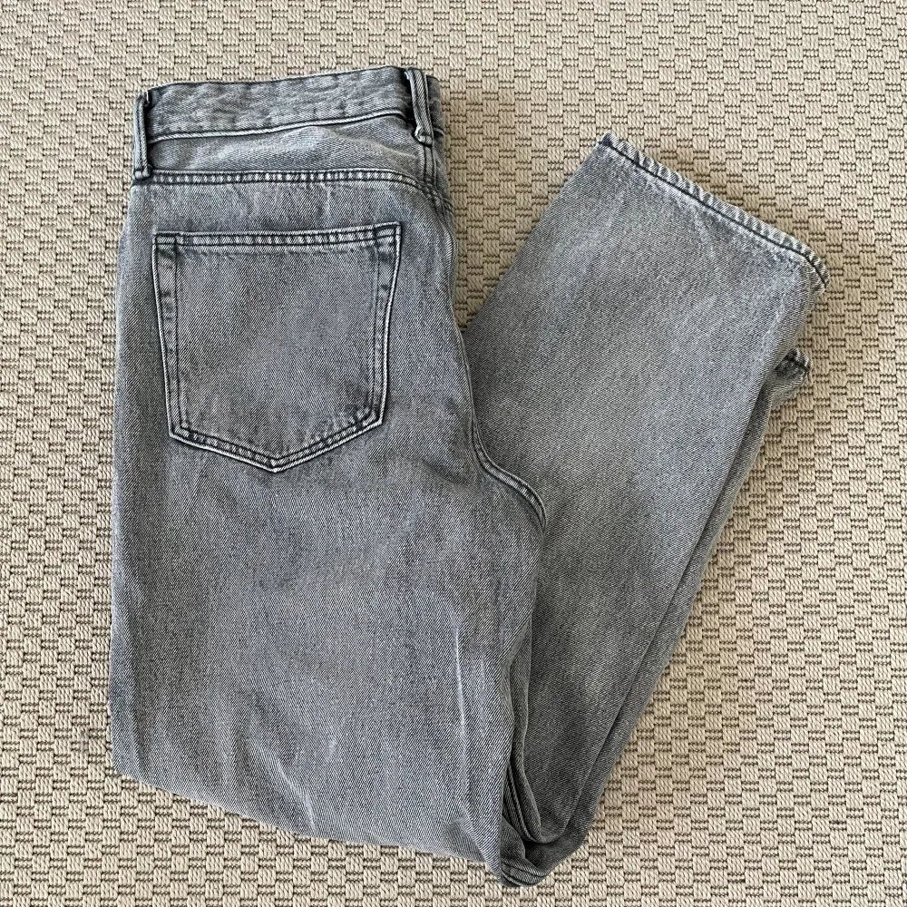Tjena! Säljer nu dessa schyssta jeans från h&m i fint skick, inga defekter. Kontakta mig vid eventuella frågor.. Jeans & Byxor.