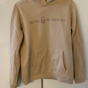 Sail racing hoodie - Jättefint skick. Hittar inget att anmärka på. Köparen står för frakten 