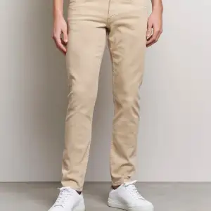 Nya J.Lindberg jeans(safari beige). Modell Jay Solid Stretch. Nypris 1400kr.