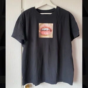The nike tee - The nike tee i storlek M med coolt motiv