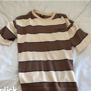 Sweet sktbs t-shirt - Storlek S (oversize). Pris 100kr. 