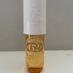 Sol Janeiro  - Parfym spray/ mist ifrån sol Janerio i lukt av pistasch och salt karamell. Använt 1 gång och köpte för 1 månad sen.