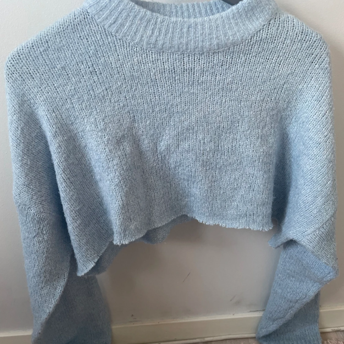 Croppad tjocktröja 