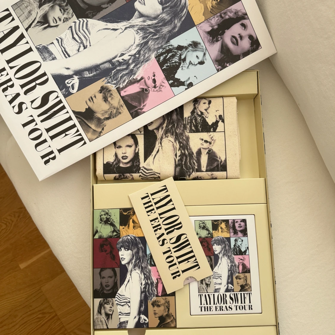 Taylor Swift tote bag/vip kit - 90