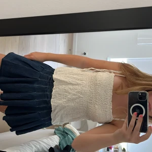 Topp - Så fin topp som inte länge kommer till användning 🥰❤️Skiv för fårgor eller funderingar 🥰❤️