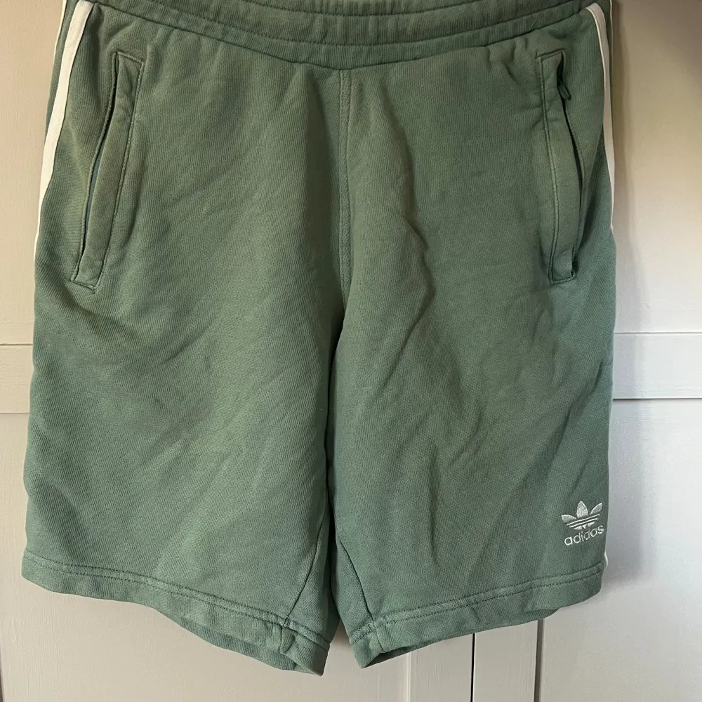 Gröna shorts, använt skick. Shorts.