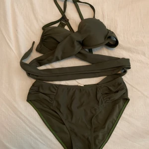 Bikini - För små för mig 