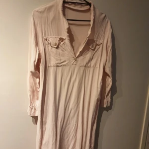 Tunika xs - Super snygg och skönt material, i nyskick, djur och rökfritt 