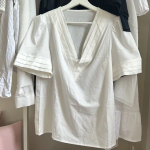 Vit Blus - Vit blus elr topp