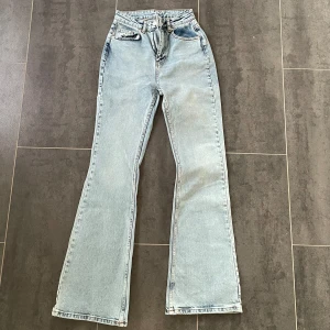 bootcut jeans - jättefina bootcut jeans från shein. aldrig använda, endast testade. nypris 279kr