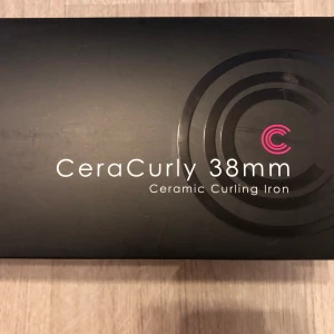 Locktång  - Säljer min locktång i strl 38mm. Från CeraCurly. 