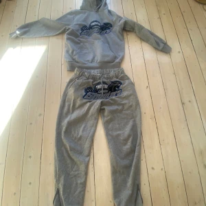 Trapstar - Trapstar dress i storlek M, pris kan diskuteras 