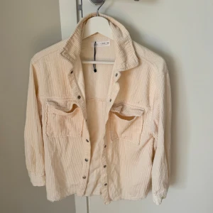 Overshirt  - Overshirt från zara i storlek 164. Bra skick
