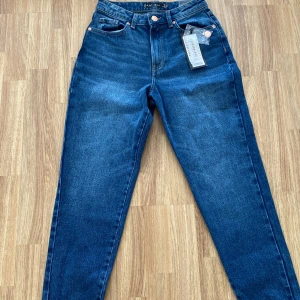 Demin jeans - Ett par jeans från amisu. Taggen finns kvar, har aldrig använt.