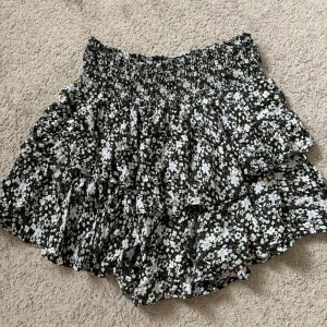 Blommig kjol - Blommig kjol 