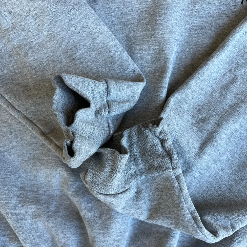 Thrasher sweatshirt, väl använd och mindre defekter finns!. Tröjor & Koftor.