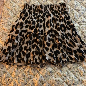 Kjol  - Mönstrad kjol från PW