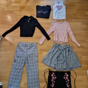 Klädpaket pink - Blandade kläder. Bara att höra av sig vid frågor ang storlek osv💕