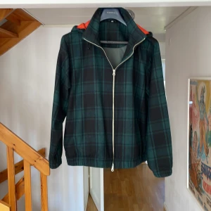 Jacka - Jackan är L. Super bra skick. 