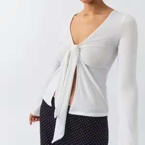 Aldrig använd, vit tröja från Gina Tricot 🤍 Nypris 300, mitt pris 200 
