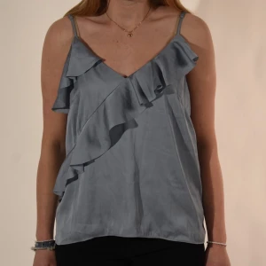 Voulangblus - Modellen är 168cm lång och bär vanligtvis stl S/M