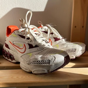 Nike zoom air - Nike sneaker i väldigt bra skick. Sällsynt färg, strl 38