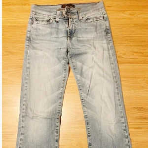 Lågmidjade jeans  - Säljer dessa crocker dem är lite för små