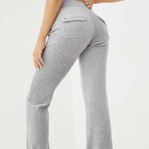 Juicy couture  - Säljer mina gråa juicy byxor då dom inte kommer till användning längre, bra skick st XXS men sitter som XS/S💗