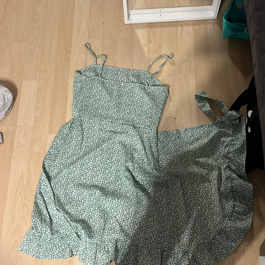 En jätte fin grön sommklännig - 90