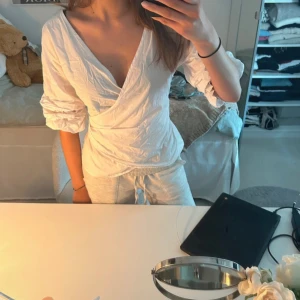 Omlott blus vit  - Fint skick! 