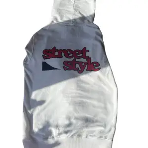 Cool 2000 tals stil hoodie, Nyskick! 💯