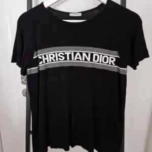 Christian Dior tröja helt ny. Toppkvalitet, stickad. 