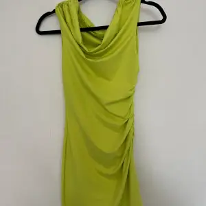 Neon gul klänning, storlek Xs. Säljes för 50kr