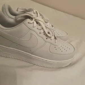 Air force 1 - Hej jag säljer mina air force 1 för att de inte passar mig  