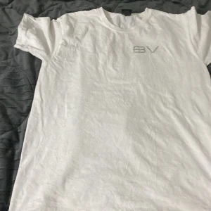 Bivildi  - En bv tröja 