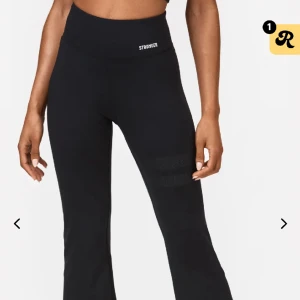 stronger thights - säljer dessa stronger thights! dom är utsvängda, säljer pågrund av att dom inte kommer till användning🩷