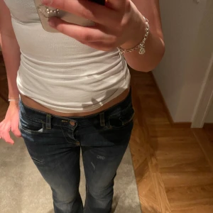 Diesel jeans  - Säljer dessa snygga diesel jeans då det är för korta för mig! Jag är 160 med ganska långa ben, är normalt sätt 24/25 och dessa sitter perfekt annars! 💞💞💞💞 