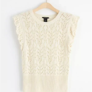 Topp - Säljer den här jätte fina toppen som är i toppskick. Slutsåld på hemsidan💓