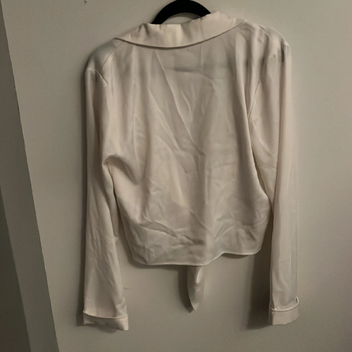 Vit skjorta från BIKBOK - 90