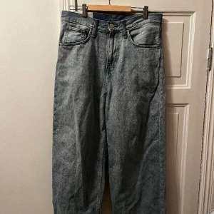 Baggy jeans - Baggy jeans från H&M. 30/30 i storlek. Sitter riktigt bra