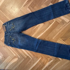 Jeans i fint skick!  - Jeans i använt men gott skick!  Storlek XS-S