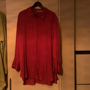 Skjortblus - En rosa skjortblus från Kappahl i storlek XL som knappt är använd. 