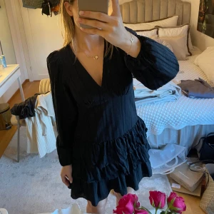 Klänning  - Finaste klänningen från zara. 