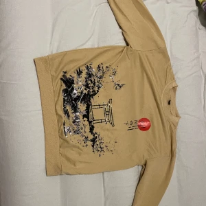 Sweatshirt  - Aldrig använd 