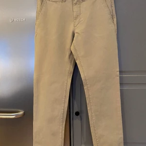 Chinos herr strl 31/32 - Från Hampton Republic  Beiga Jättefint skick   Strl 31/32  100% bomull 